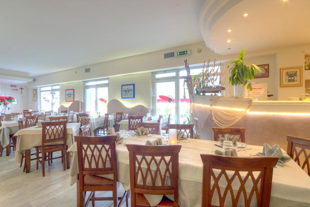 Bianchi Hotel & Residence Porto Recanati Bagian luar foto