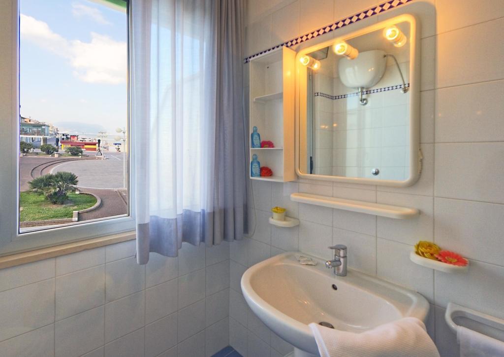 Bianchi Hotel & Residence Porto Recanati Bagian luar foto